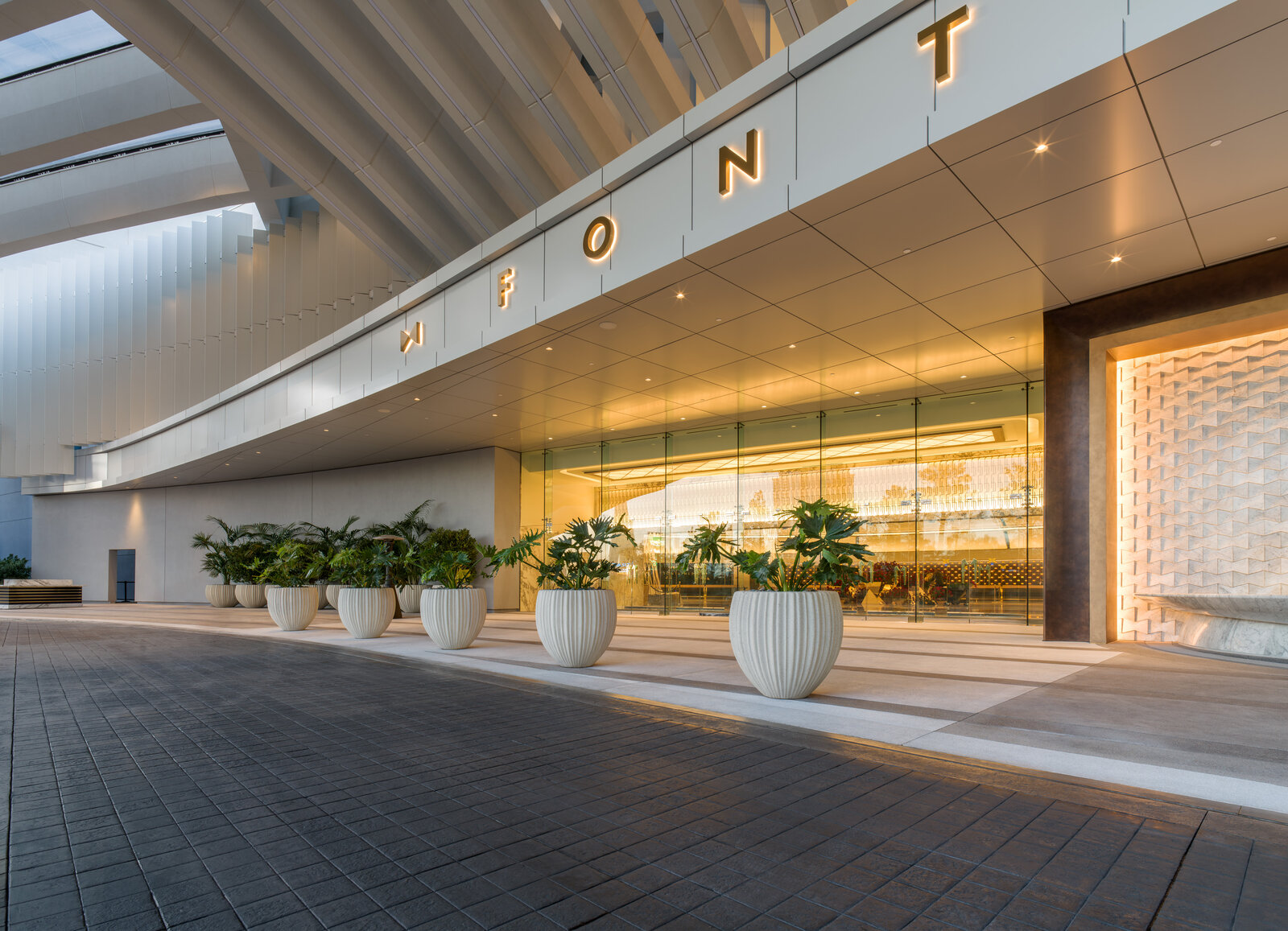Fontainebleau entrance